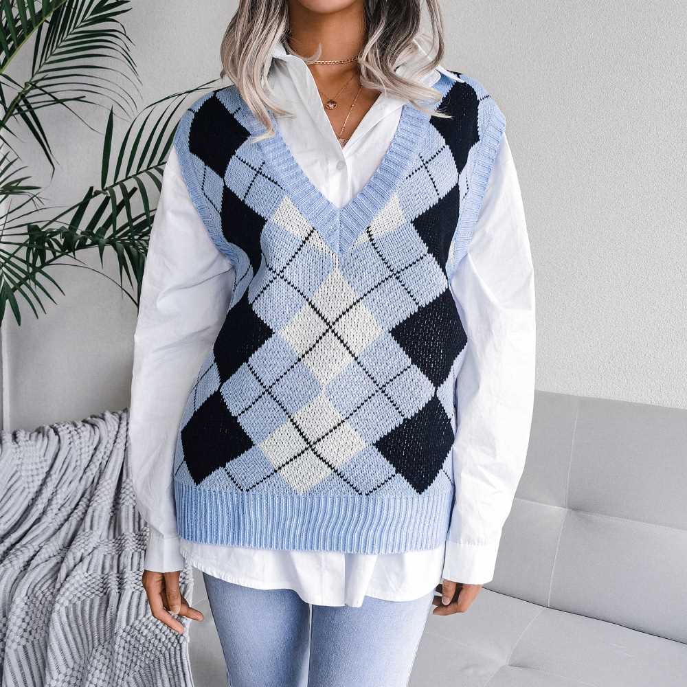 Loose Fit V-neck Argyle Pattern Knit Vest MEWOW DAILY